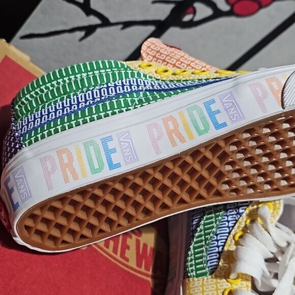 Vans Shoes Mid Sk8 Multicolor Pride Colorful Size 5 New - Picture 7 of 11